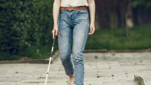 différence de guidage pmr et bande podotactile