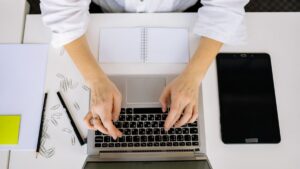 Metricool vs Hootsuite
